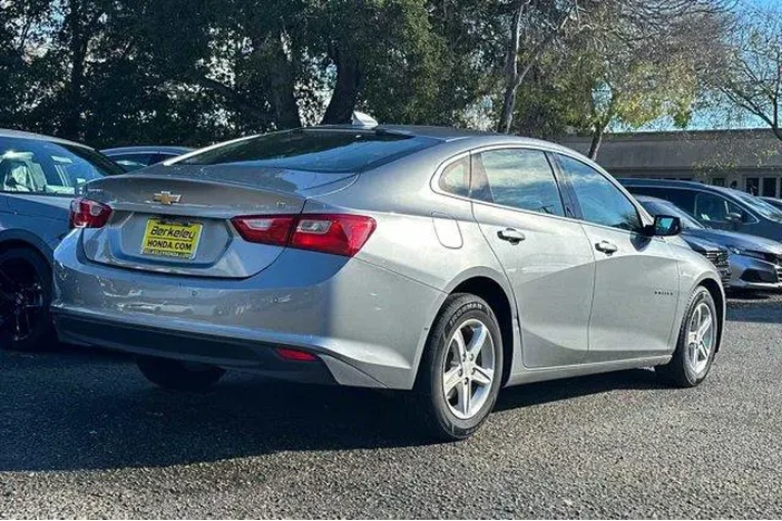 $14991 : Chevrolet Malibu 2024 LT 4dr image 4
