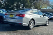 $14991 : Chevrolet Malibu 2024 LT 4dr thumbnail