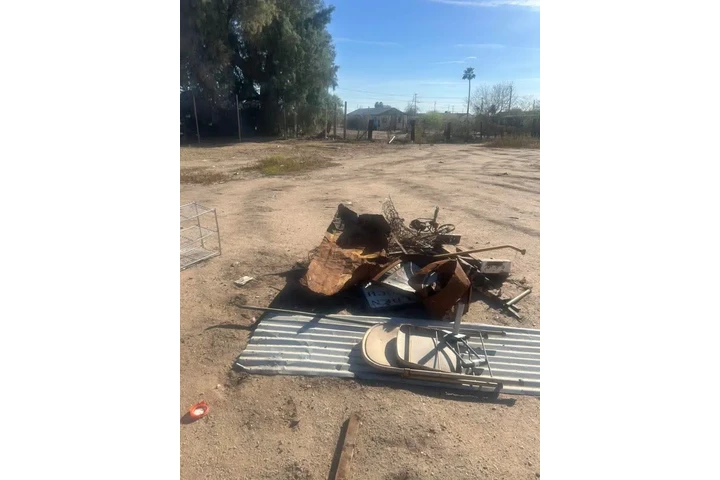 Los toros junk removal image 7