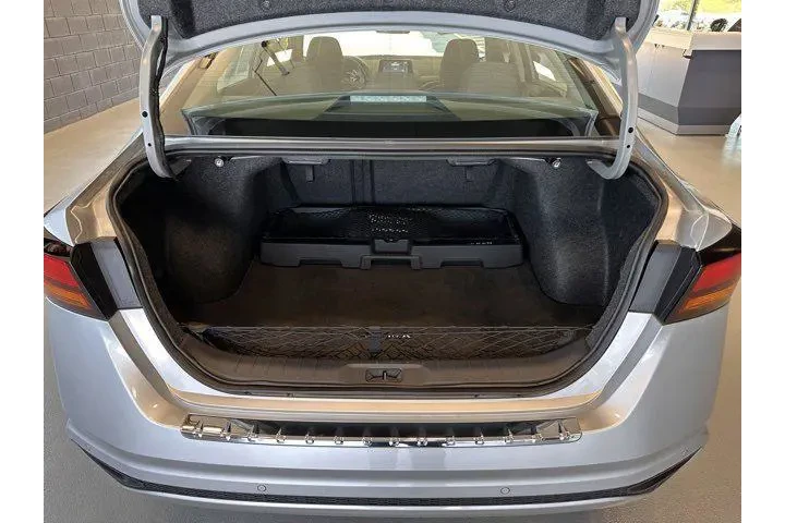 $20295 : Nissan Altima 2023 2.5 SV 4d image 10