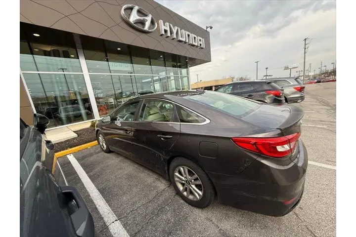 $4977 : Hyundai SONATA 2015 SE 4dr S image 2