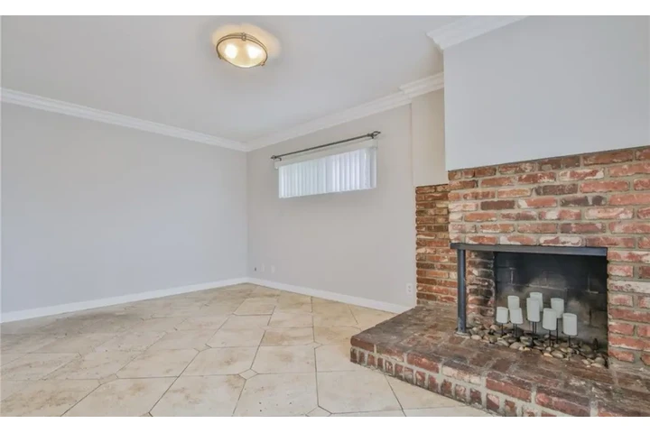 $2500 : 3 Bed Home in Huntington Park image 6