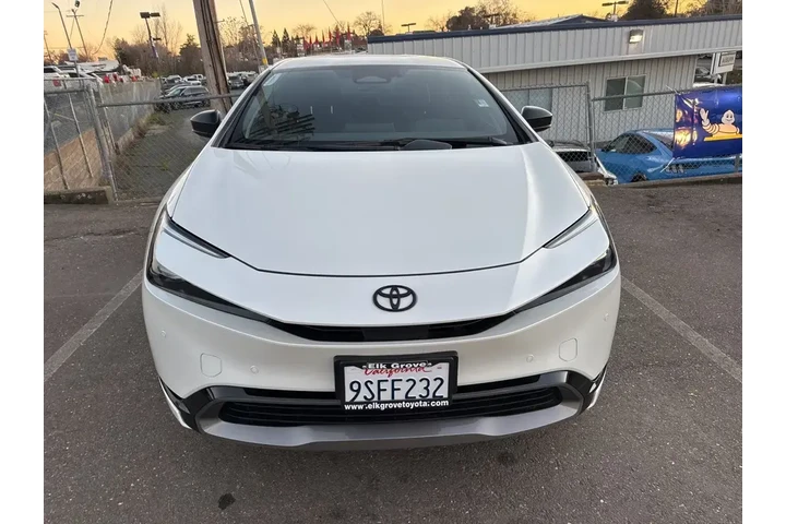 $30000 : Toyota Prius 2024 XLE 4dr Ha image 8