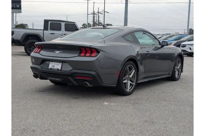 $30995 : Ford Mustang 2024 EcoBoost 2 image 5