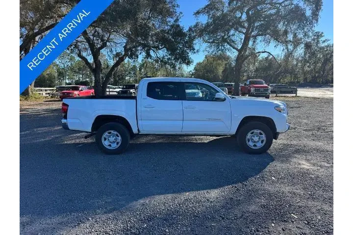 $30585 : Toyota Tacoma 2023 4x2 SR5 4 image 6