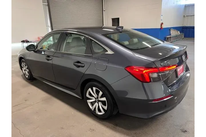 $23591 : Honda Civic 2023 LX 4dr Seda image 5
