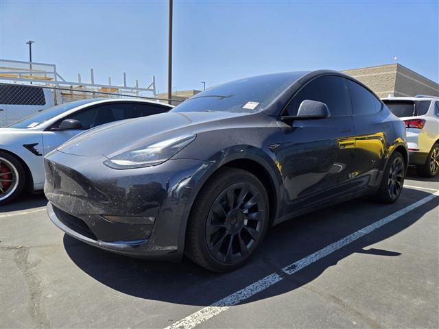 $40991 : Pre-Owned 2024 Model Y Long R image 2