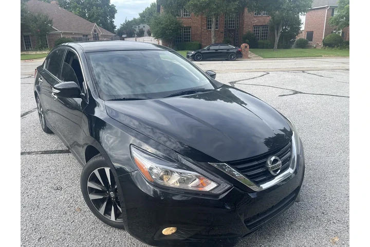 $5500 : 2018 Nissan Altima SL image 2