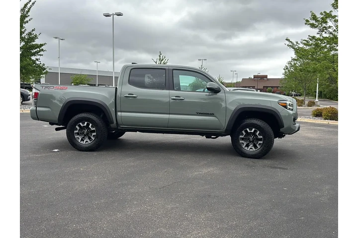 $40299 : 2023 Tacoma TRD Off-Road image 10