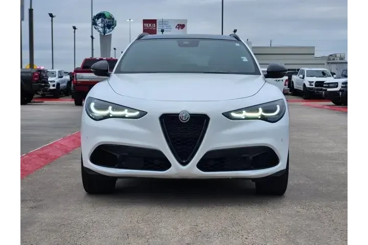$39850 : Alfa Romeo Stelvio 2024 AWD image 2