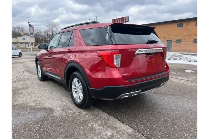 $33365 : Ford Explorer 2023 AWD XLT 4 image 6