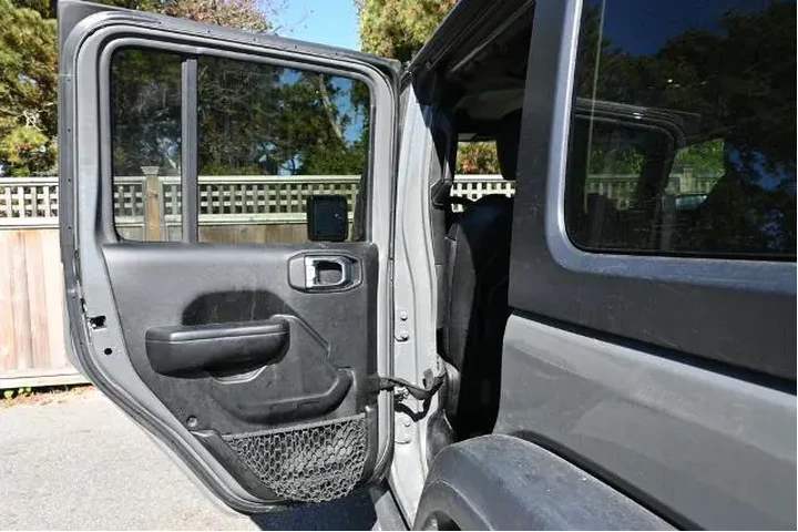 $32296 : Jeep Wrangler Unlimited 2019 image 10
