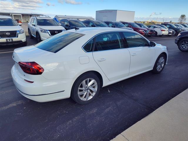 $15638 : Pre-Owned 2018 Passat 2.0T SE image 6