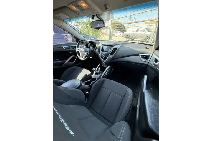 $7900 : 2013 Veloster RE MIX image 10
