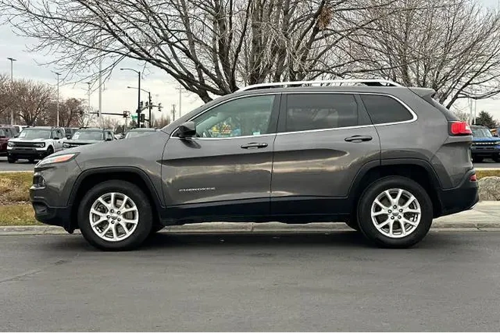 $17995 : Jeep Cherokee 2018 4x4 Latit image 5