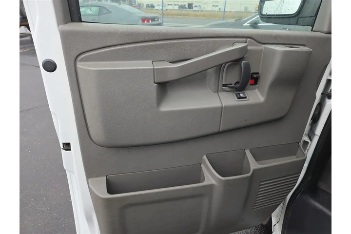 $16995 : 2017 Express 2500 Cargo image 10