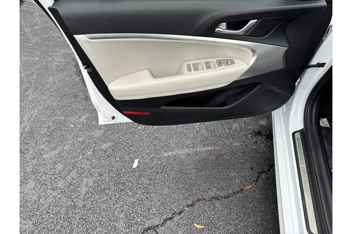 $35991 : Genesis G70 2025 2.5T Sport image 10