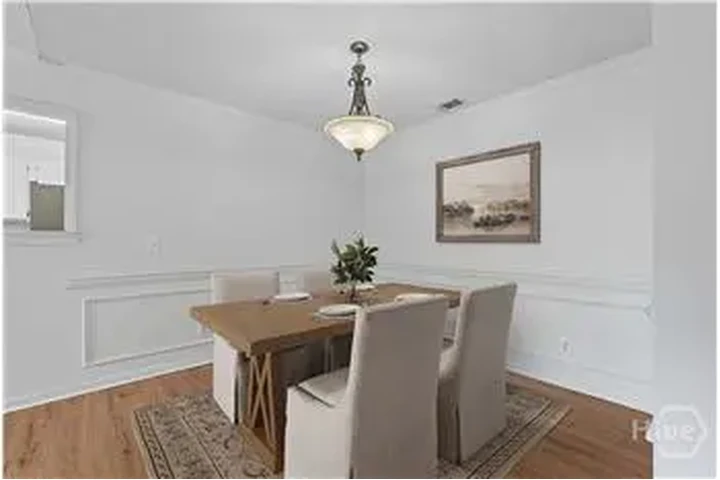 $2000 : Rental property with 3 bedro image 5