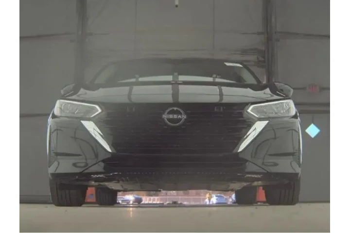 $18623 : Nissan Sentra 2024 SV 4dr Se image 3