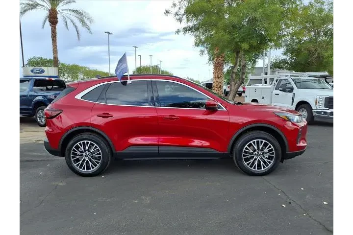 $36619 : Ford Escape Plug-In Hybrid 2 image 3