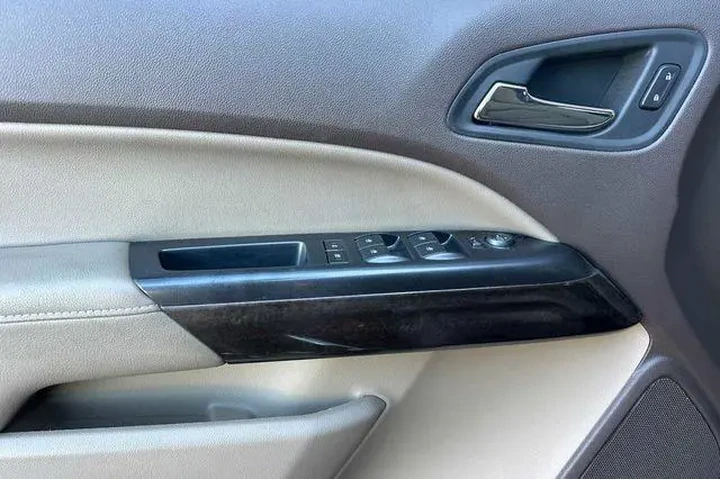 $20692 : GMC Canyon 2016 4x2 SLE 4dr image 10