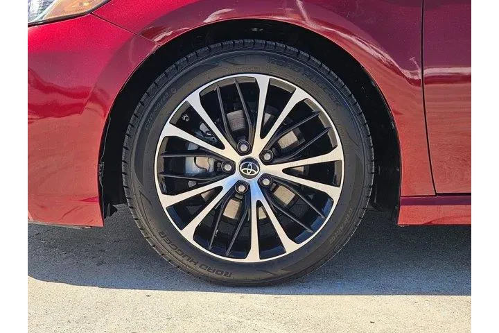 $17100 : Toyota Camry 2018 LE 4dr Sed image 10