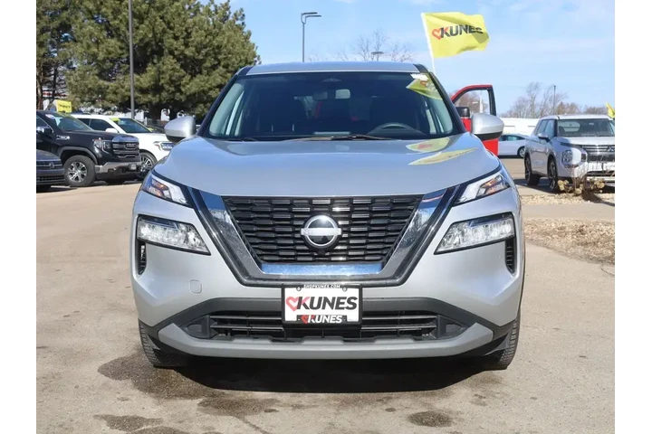 $18877 : Nissan Rogue 2023 AWD SV 4dr image 3