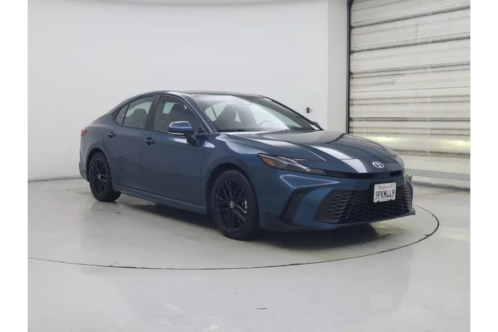 $26998 : Toyota Camry 2025 SE 4dr Sed image 1