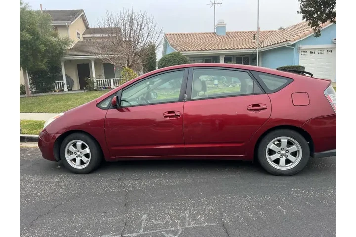 $6000 : 2005 Prius image 2