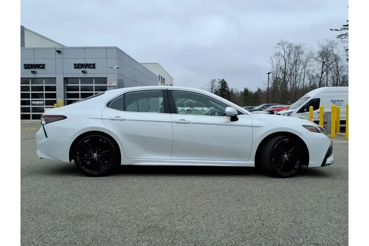 $23988 : Toyota Camry 2021 AWD XSE 4d image 2