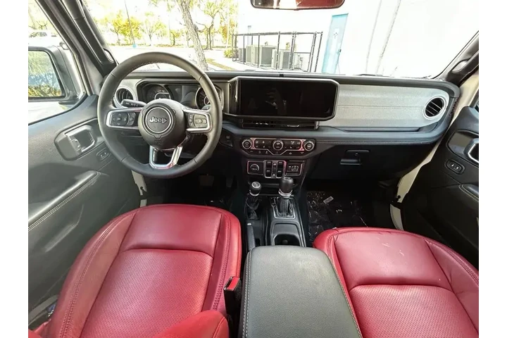 $37000 : Jeep Wrangler 2024 4x4 Sahar image 10