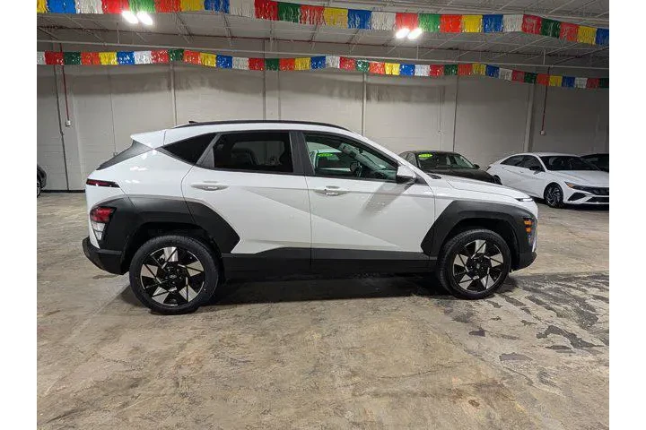 $21588 : Hyundai KONA 2025 AWD SEL 4d image 2