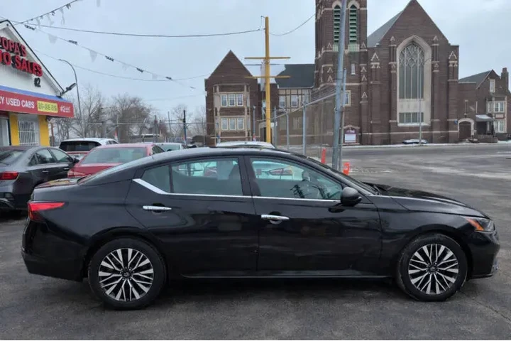 $20995 : 2024 Altima 2.5 SV image 9