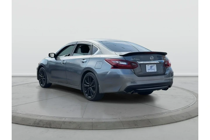 $9487 : Nissan Altima 2017 2.5 SR 4d image 5