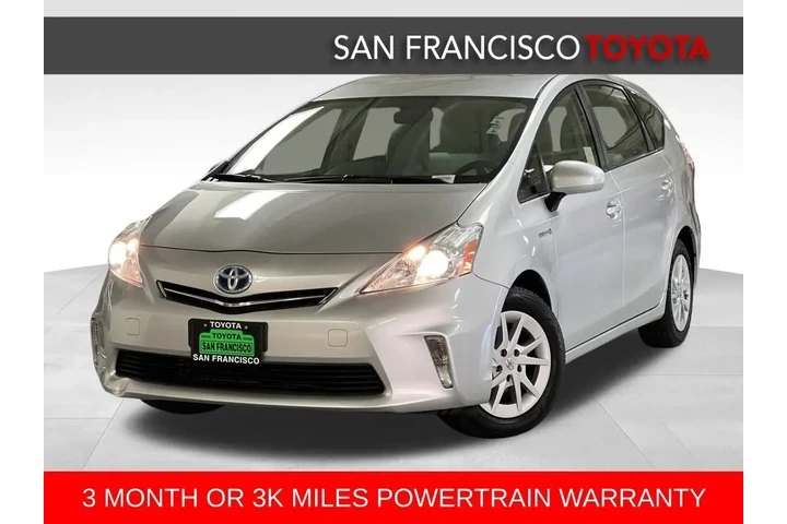$15988 : 2012 Prius v Three image 1