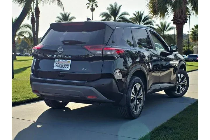 $21900 : Nissan Rogue 2023 SV 4dr Cro image 5