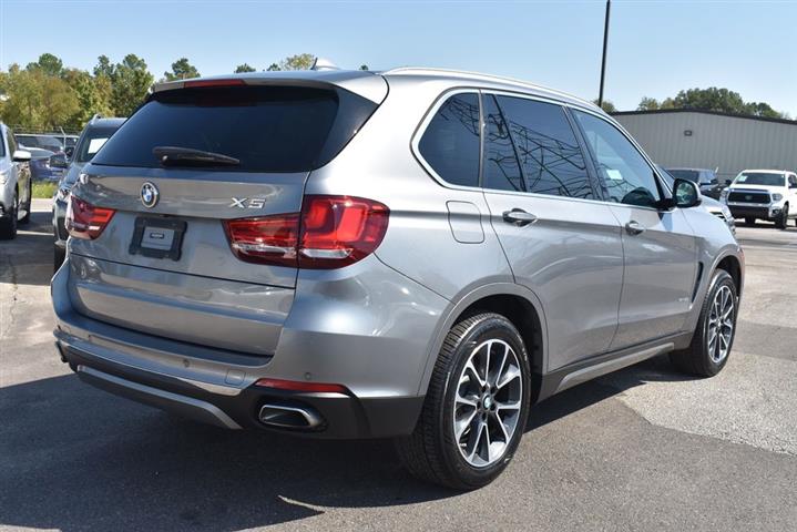 2018 BMW X5 sDrive35i image 9