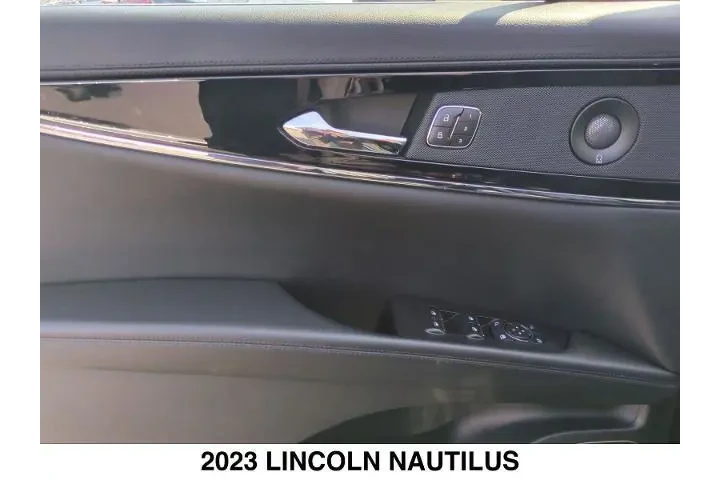 $38875 : Lincoln Nautilus 2023 AWD Re image 10