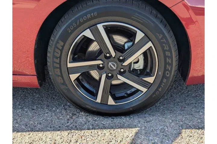 Nissan Sentra 2024 SV 4dr Se image 9