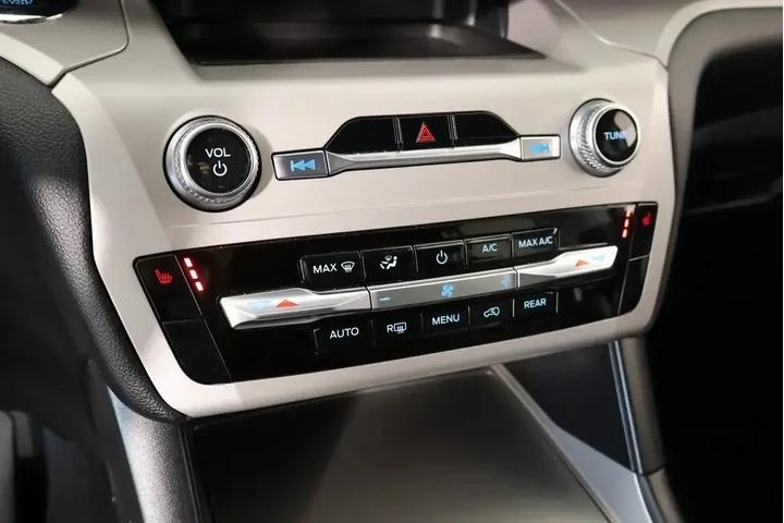 $27997 : Ford Explorer 2023 XLT 4dr S image 7