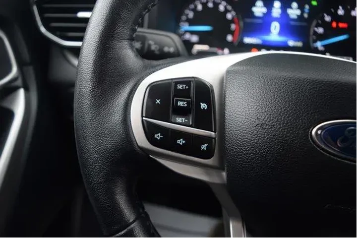 $28000 : Ford Explorer 2022 AWD XLT 4 image 6
