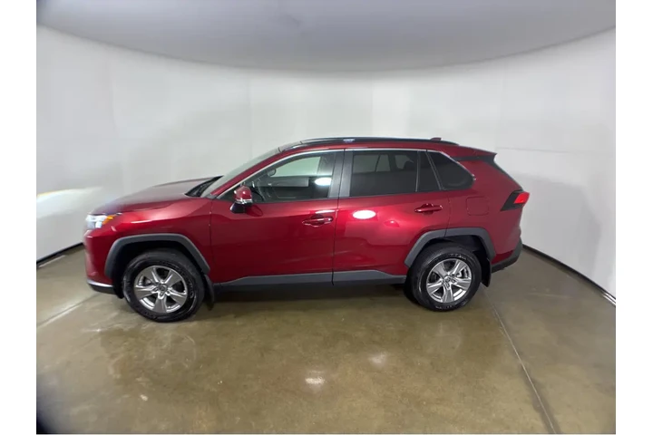 $33489 : Gold Certified2022 RAV4 XLE image 10