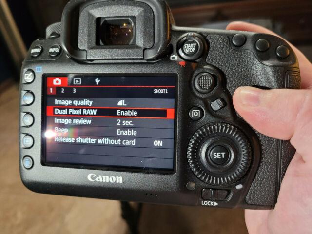 Canon EOS 5D Mark IV image 4