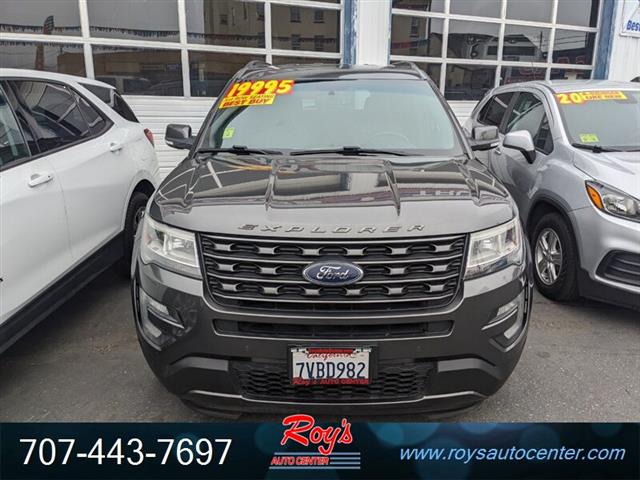 $19995 : 2017 Explorer XLT SUV image 2