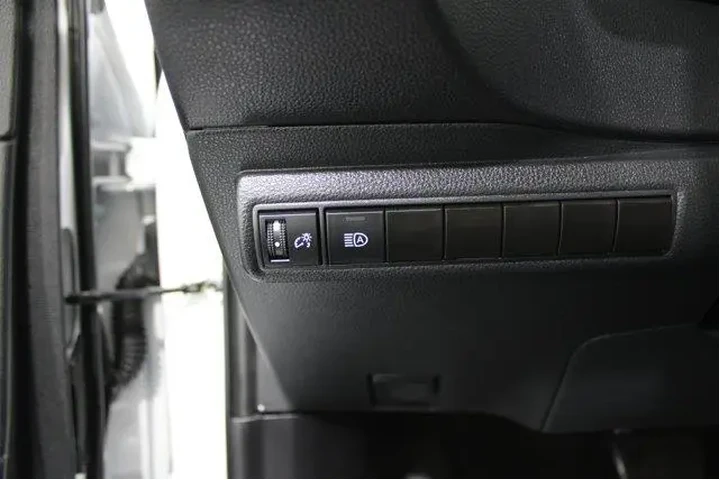 $21982 : Toyota Corolla 2023 LE 4dr S image 8