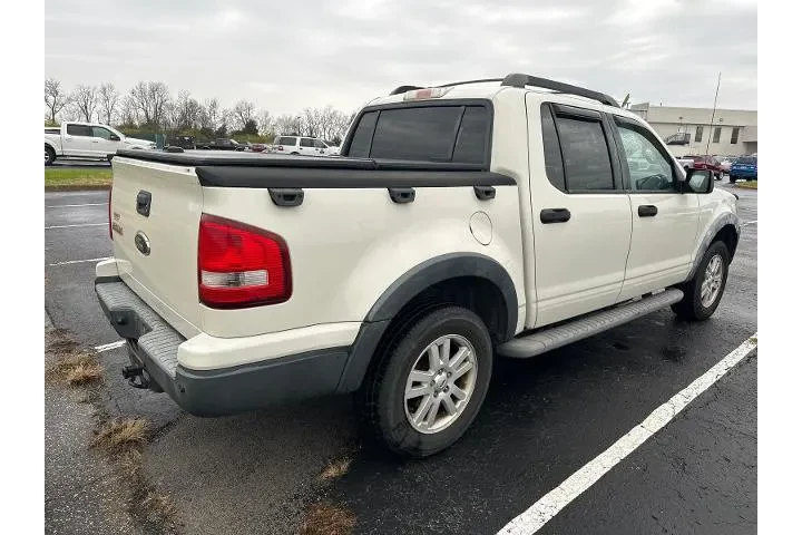 $3000 : Ford Explorer Sport Trac 201 image 8