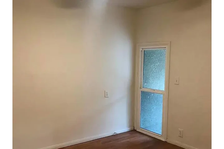 $1050 : Área de Garvanza Highland Park image 7