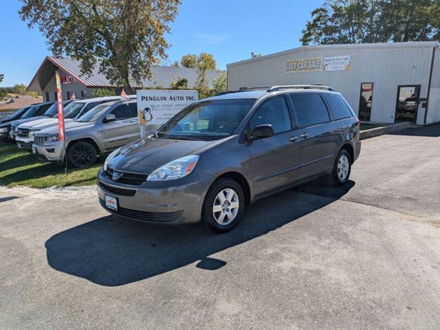 $6990 : 2005 Sienna CE 8 Passenger image 1