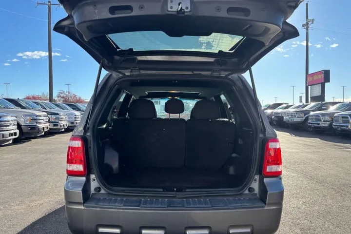 $6985 : 2010 Escape XLT image 8