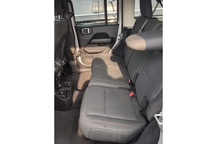 $33668 : Jeep Wrangler 2024 4x4 Sahar image 10